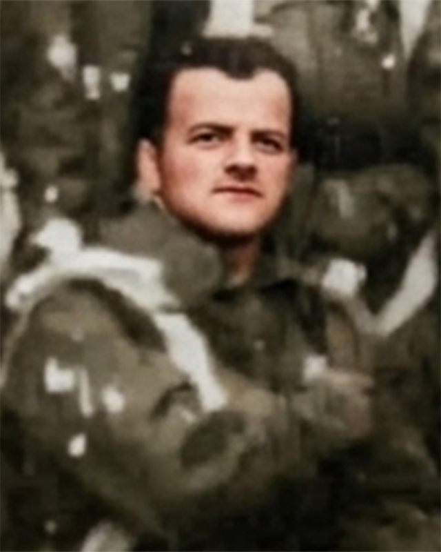 Eszinger Imre ejtőernyős honvéd